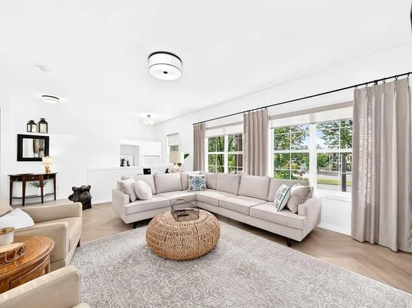 56 W Cranarch Rd SE, Calgary, AB T3M 0S8
