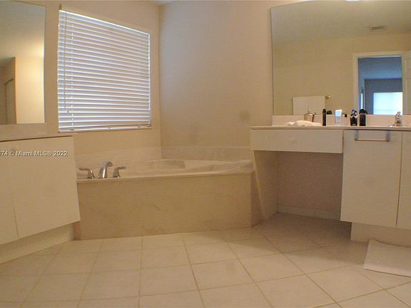 5th image of 1072 Sunflower Cir