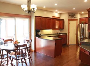 1910 E Ridge Valley Dr, Warsaw, IN 46582