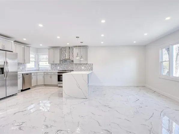 93 Capt Shankey Drive, Garnerville, NY 10923