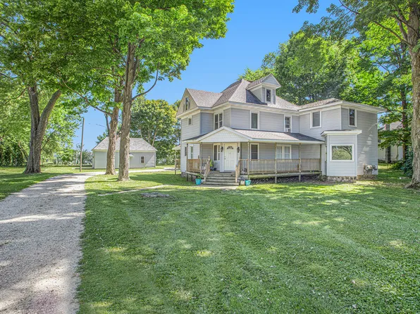 68 Burgess Dr, Galesburg, MI 49053