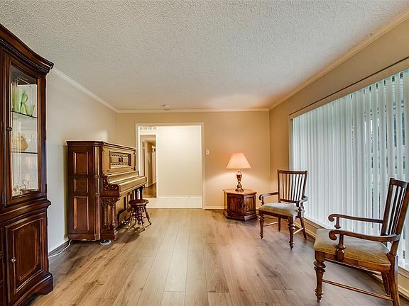 5th image of 2322 Sylvan Dr