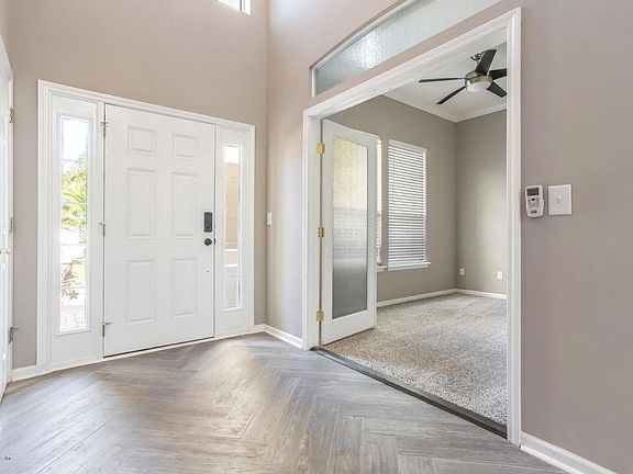 2nd image of 2221 W Clovelly Ln