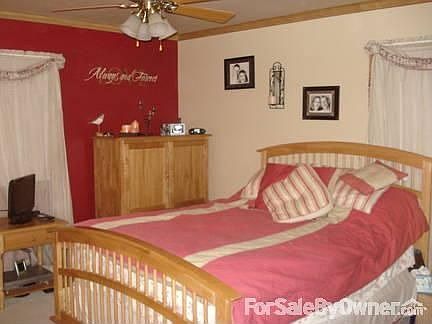 4th image of 111 W Romines Cir