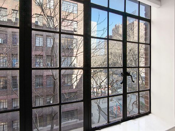 3rd image of 325 E 41st St APT 608