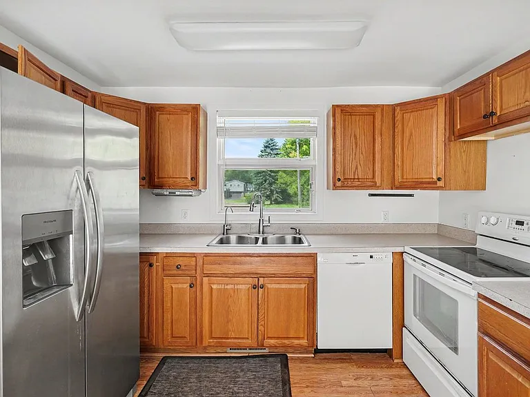 5380 Center St — Photo 10