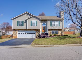 2539 Barnaget Dr, Roanoke, VA