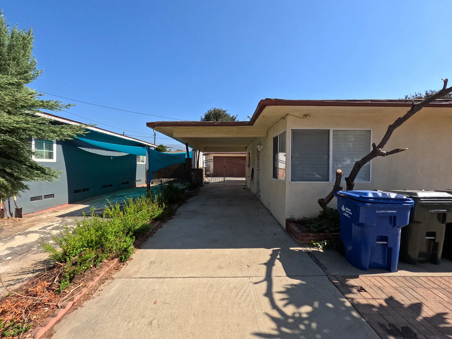 4 bed, 2221 sqft, $3,600 — Photo 2