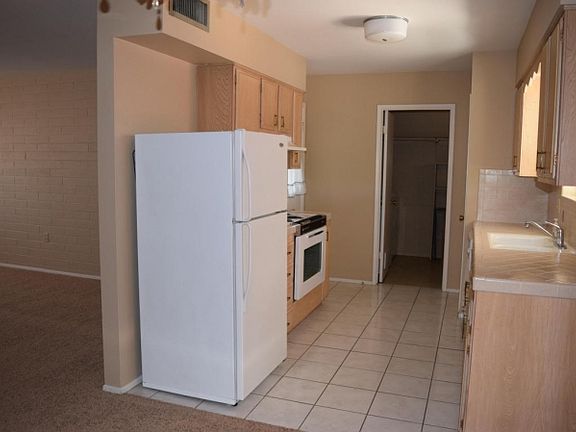 4th image of 10012 N 103rd Ave