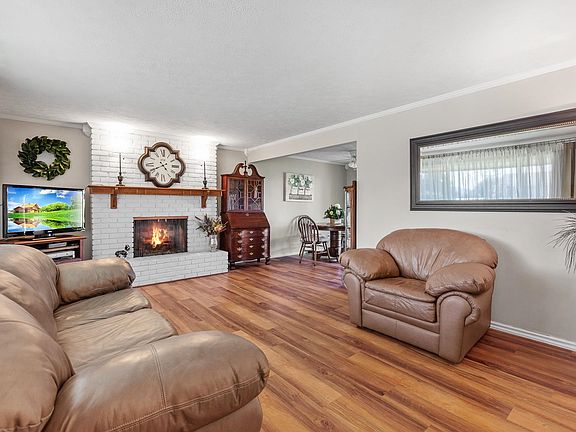 5th image of 13923 E Cataldo Ave