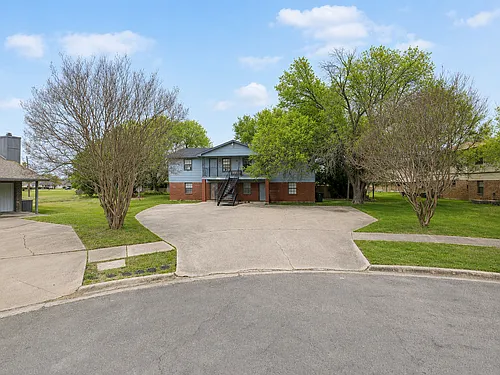 4805 Cedarhill Cir Photo 1