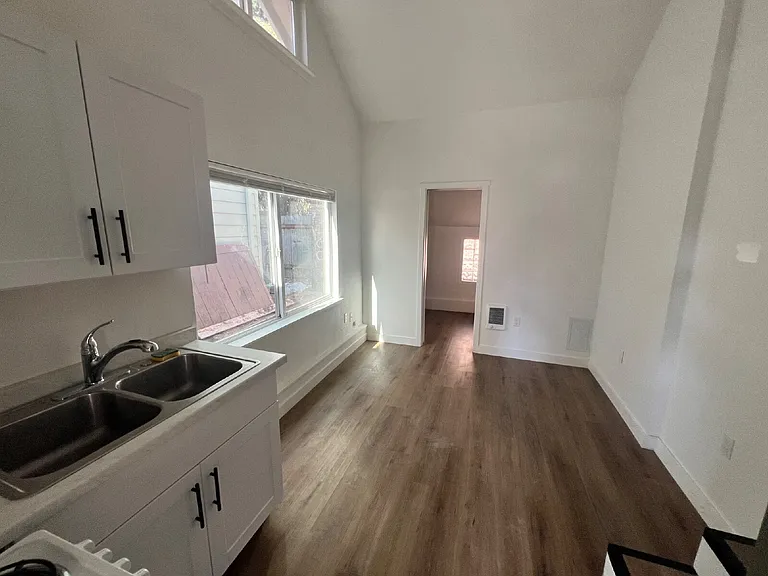 458 W 13th Ave #B — Photo 3