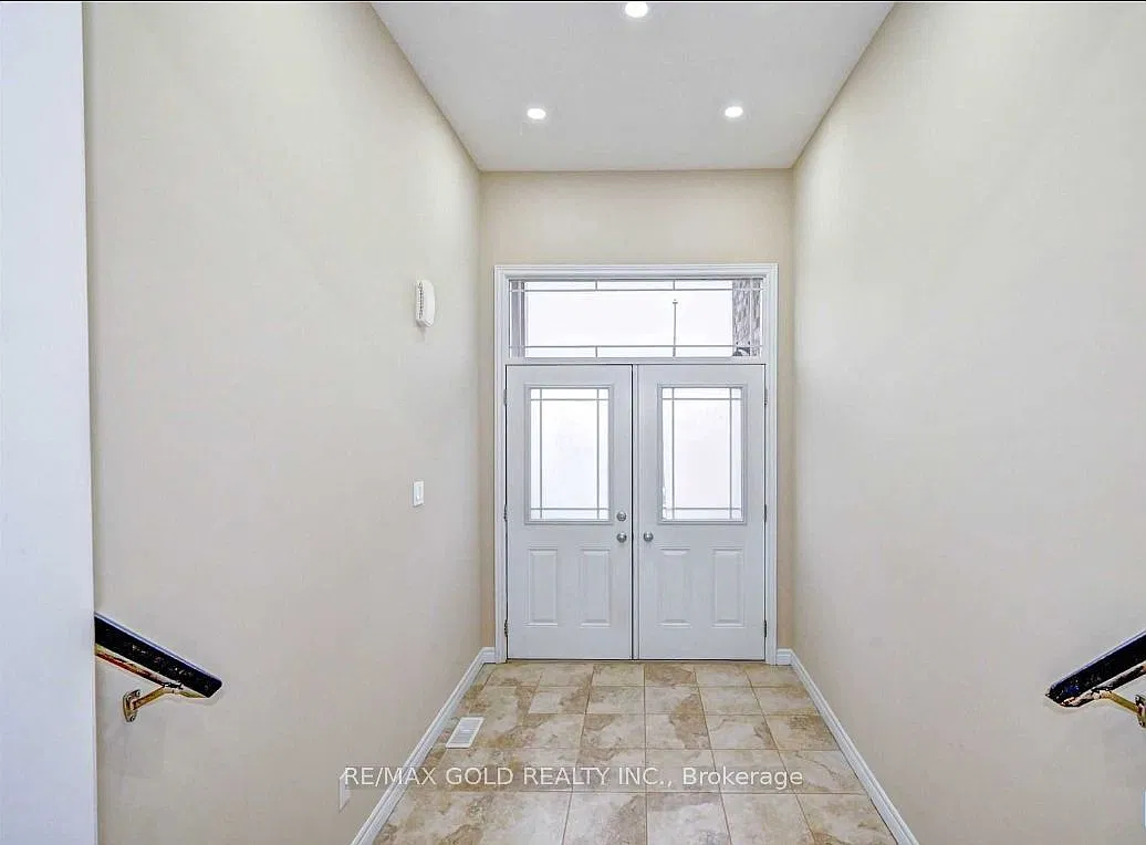 4 bed, $3,300 — Photo 4