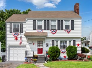 40 Greendale Rd, Clifton, NJ 07013