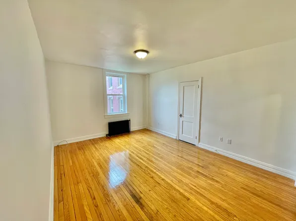 366 4th Ave APT 9, Troy, NY 12182