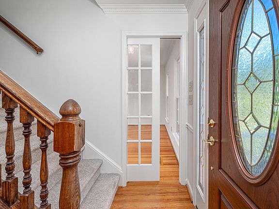 3rd image of 712 Flagstone Way