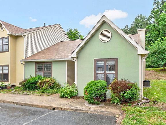 2nd image of 598 Pebblecreek Ct