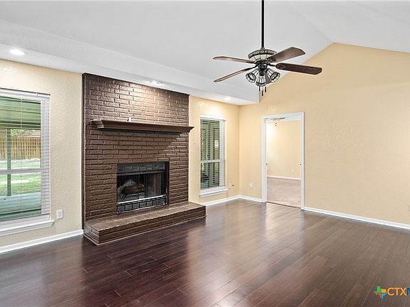 5th image of 301 Illinois Dr