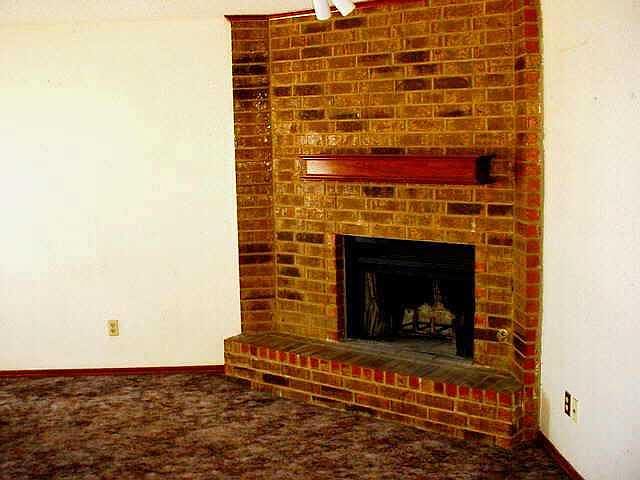 2nd image of 2001 Eastridge Pl