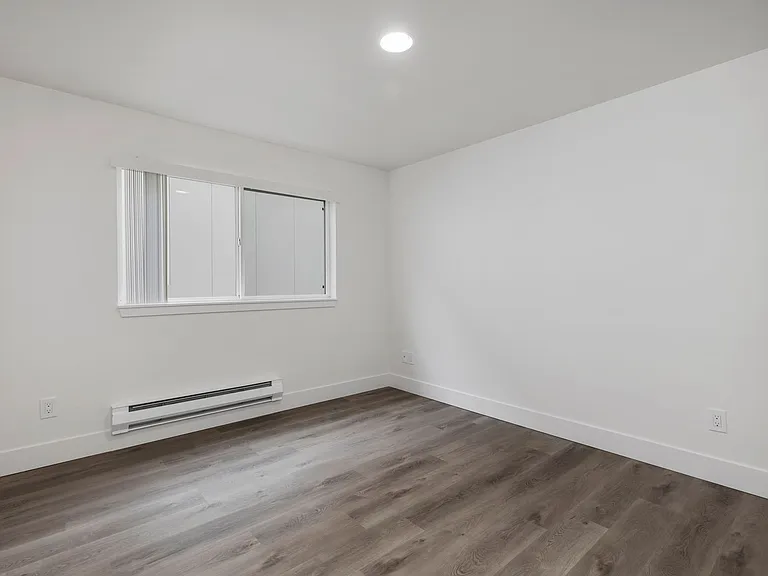 1022 N 192nd St — Photo 34