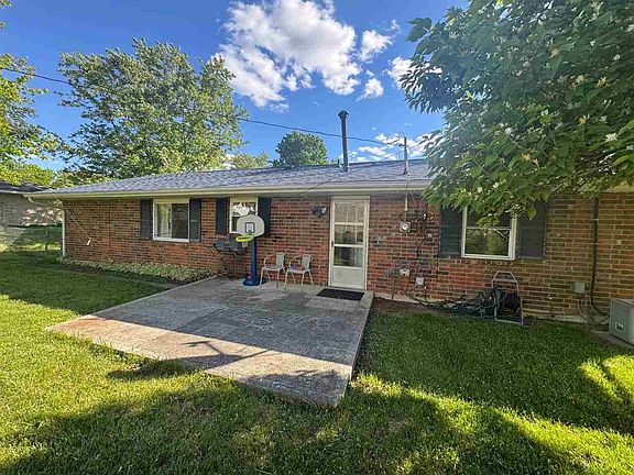 2nd image of 2724 Willow Dr