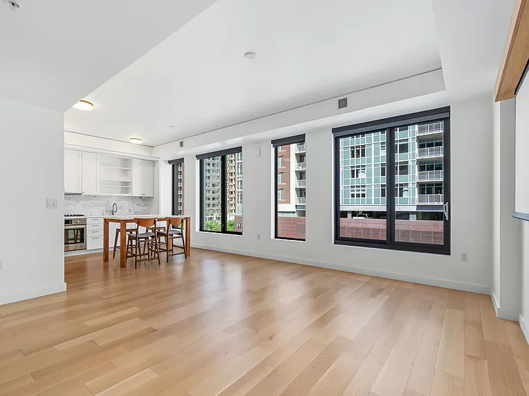 1750 Wewatta St #403 — Photo 4