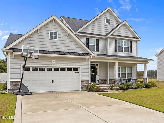 3rd image of 915 Arbor Rose Drive