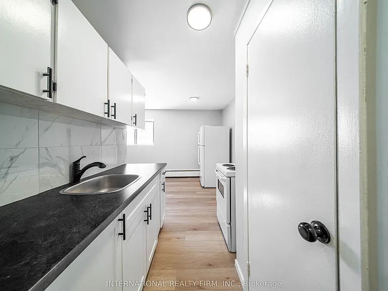 77 East St — Photo 2