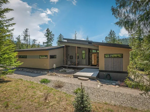 173 Travelers Rest Ct, Sagle, ID 83860