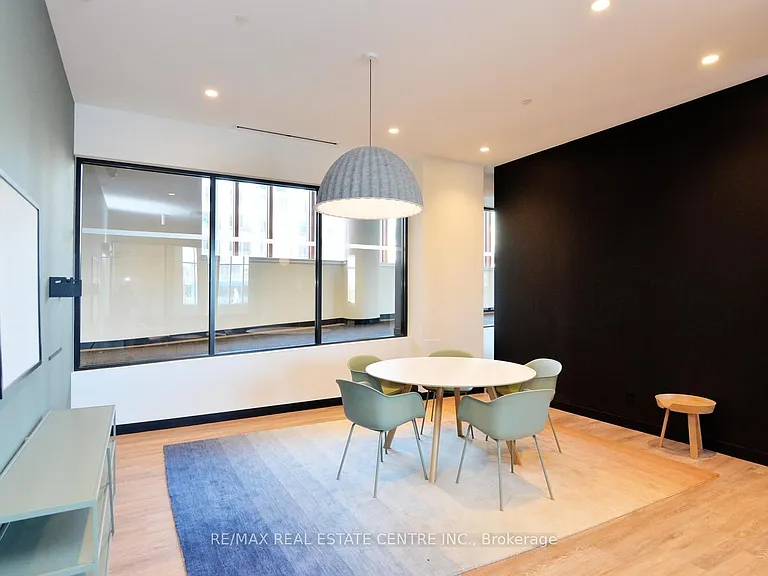 7950 Bathurst St #416 — Photo 13