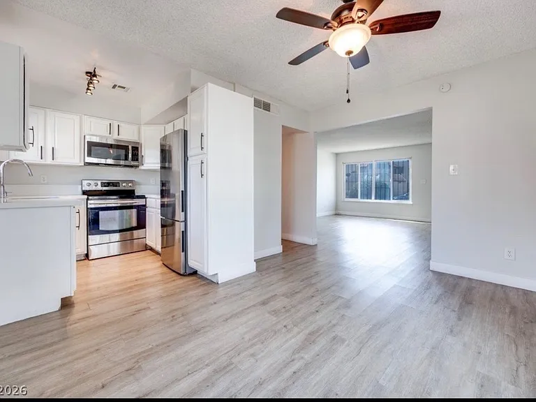 3361 Civic Center Dr #H — Photo 11