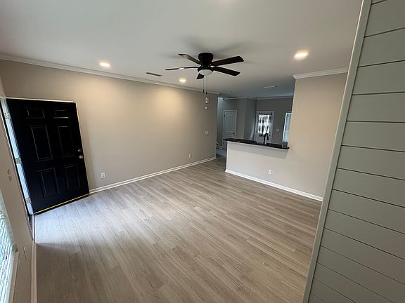 5th image of 7047 Sonja Dr
