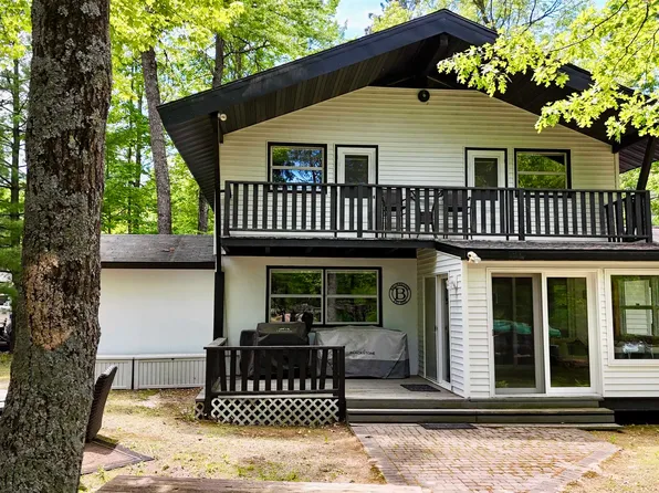 W1344 Deerpath Ln, Keshena, WI 54135