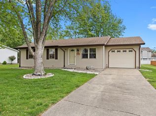 7 Adams St, Smithton, IL 62285