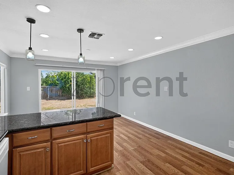 533 Don Carlos Ct — Photo 10