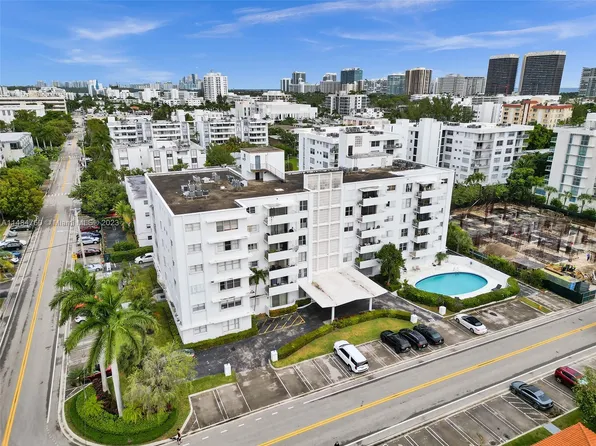 1075 92nd St APT 403, Bay Harbor Islands, FL 33154