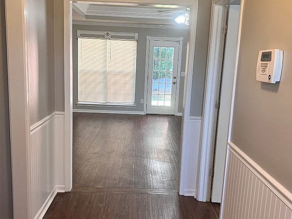 2nd image of 6907 Oak Side Dr