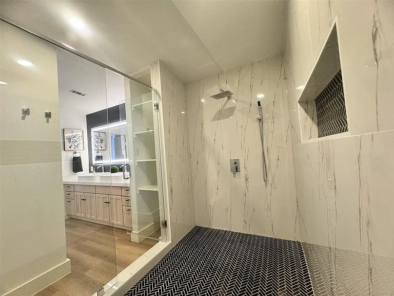 516 S Post Oak Ln #9 — Photo 27