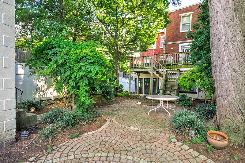 1 bed, 1.0 bath, 562 sqft, $1,550 — Photo 4