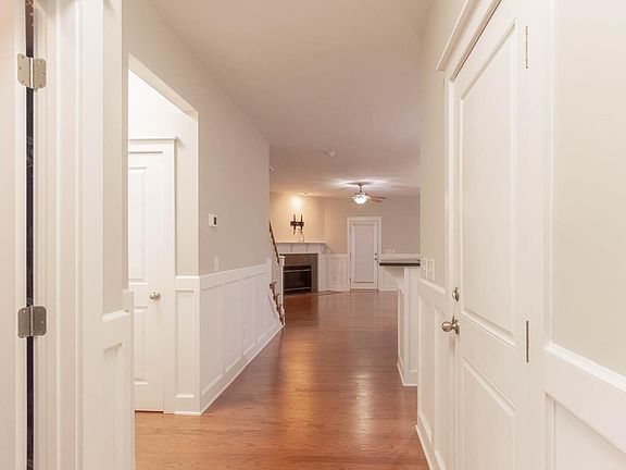 2nd image of 1800 Fox Den Way Unit 5