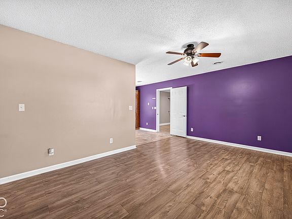 5th image of 637 Woodside Ct