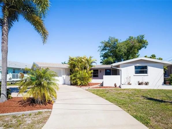 209 Deerfield Ave NE, Port Charlotte, FL 33952