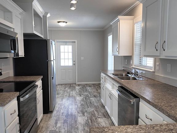 4th image of 74 Silver Crest Dr