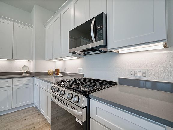 4th image of 5324 Rue St