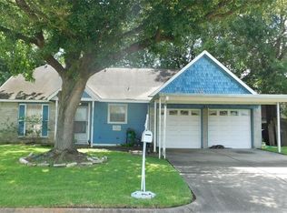 2210 Loc Loma Ln, La Porte, TX 77571