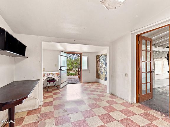 3rd image of 1804 S Santa Cruz Ln