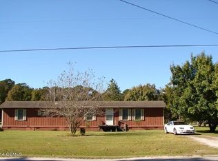 1124 Hammock Beach Rd, Swansboro, NC 28584