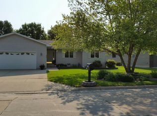 815 S Garfield Ave, Mason City, IA 50401