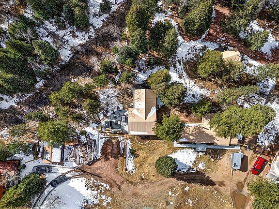 2nd image of 818 Riverside Dr