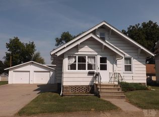 712 E Anson St, Marshalltown, IA 50158